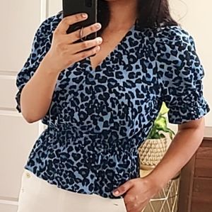 Banana republic top. New with tags. Size small.